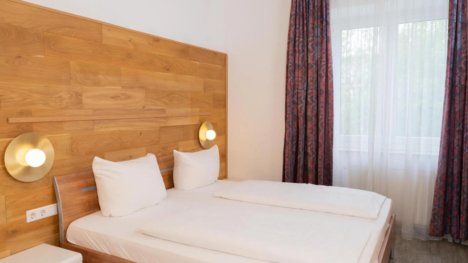 DONAUHOTEL Ingolstadt 3*,